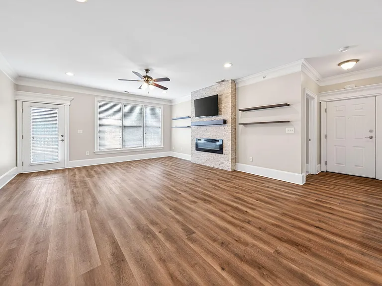 423 Waterford Lake Dr — Photo 14