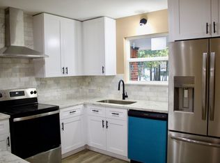 206 Hillcrest Dr, Conroe, TX 77303