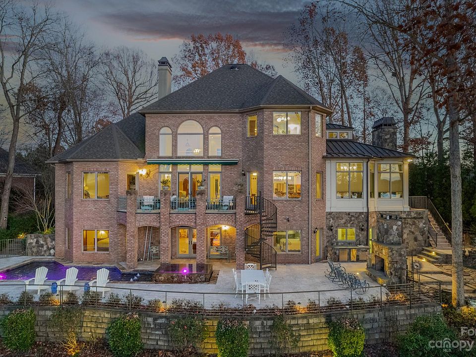 1st image of 190 Plantation Dr