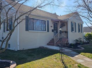 17 Howell Ave, Mount Ephraim, NJ 08059