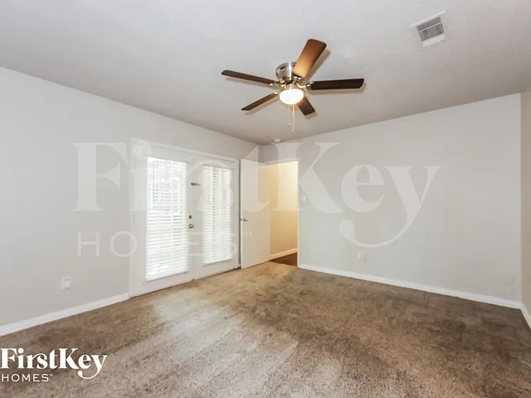 1800 Chittam Dr — Photo 9