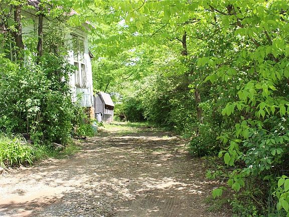 4th image of 204 S College Ave