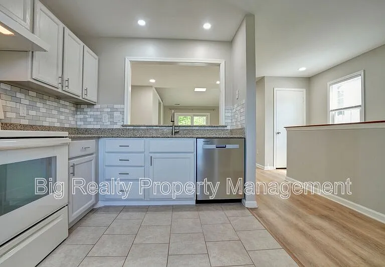 1732 Rosewood Ct — Photo 8