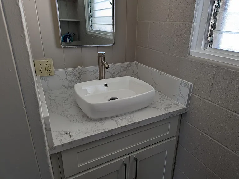 606 Isenberg St #D — Photo 3