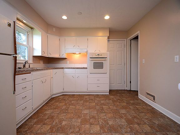 4th image of 4702 N 64th St