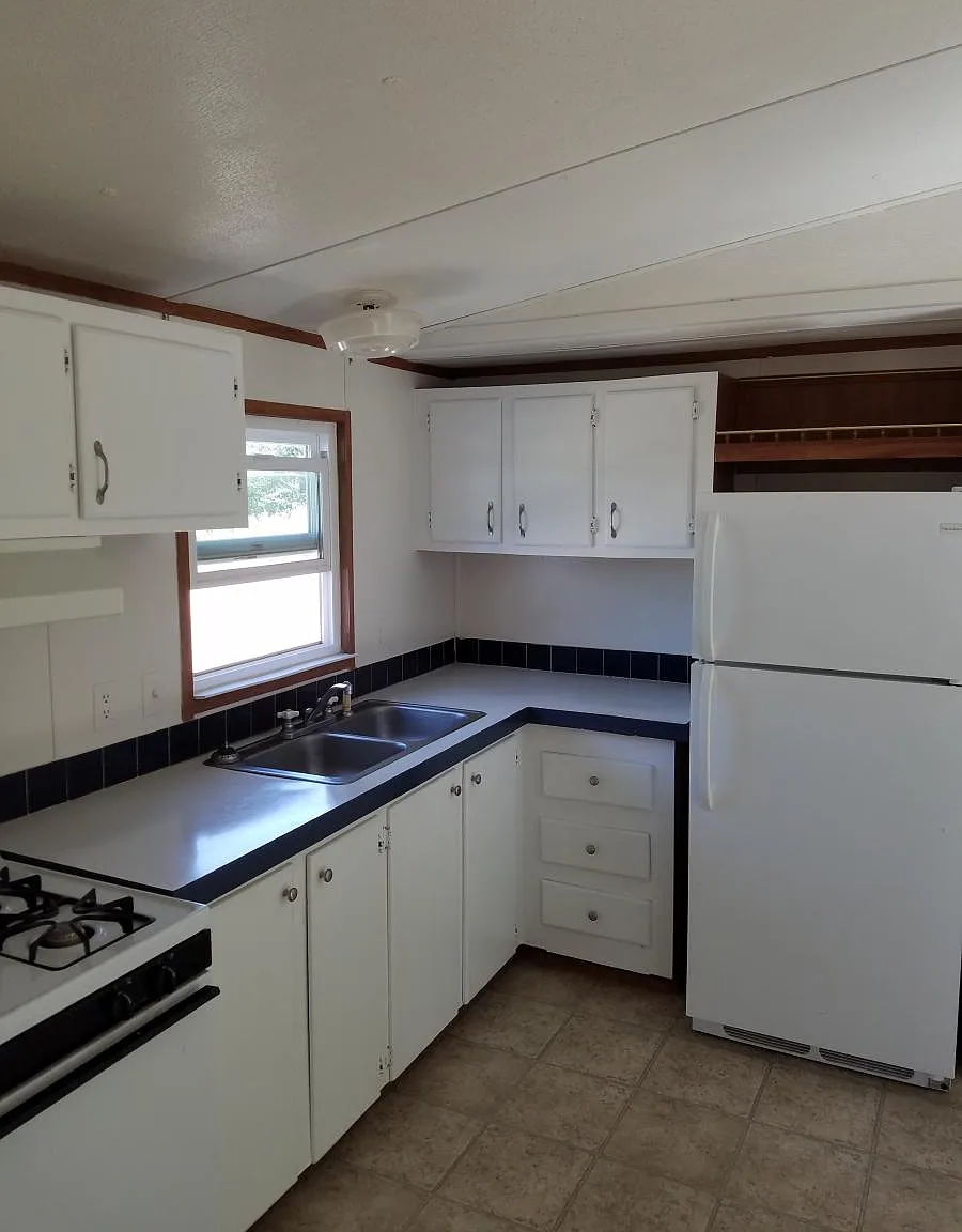 3 bed, 960 sqft, $1,600 — Photo 1