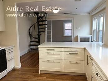 2nd image of 32 Harris St #1