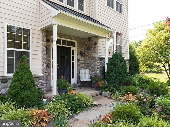 3rd image of 610 Pennypacker Ave