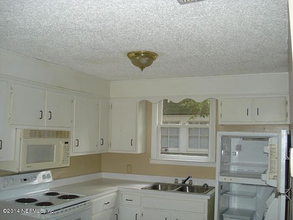 5th image of 3220 Herschel St #1