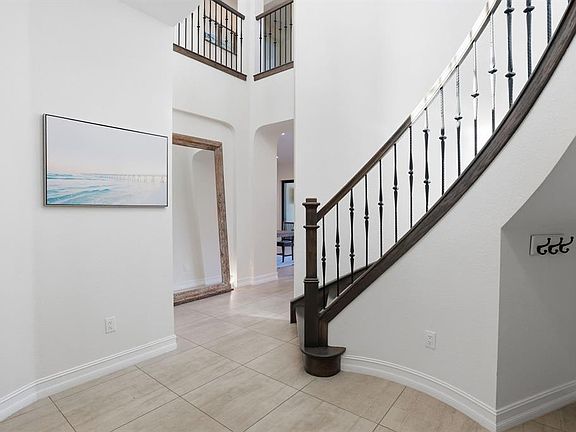 2nd image of 11585 Horizon Rd