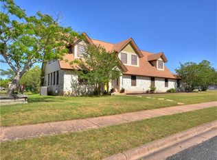 405 Stonebridge Dr, Round Rock, TX 78681