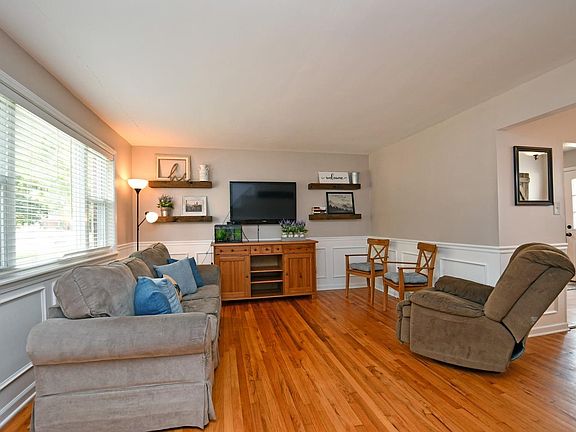 2nd image of 10592 Lemarie Dr