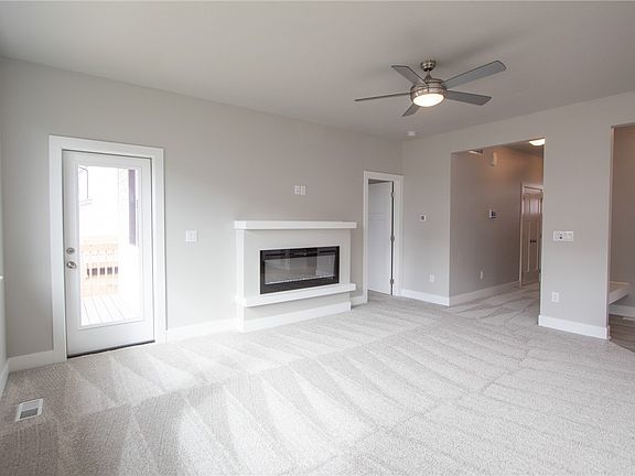 5th image of 700 SE Drumlin Dr