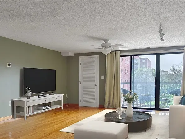 8 9th St APT 406, Medford, MA 02155