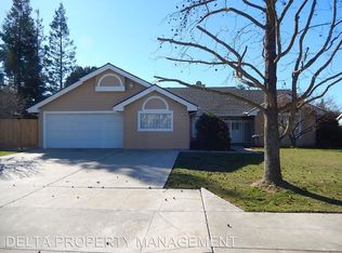 530 W Alluvial Ave, Clovis, CA 93611