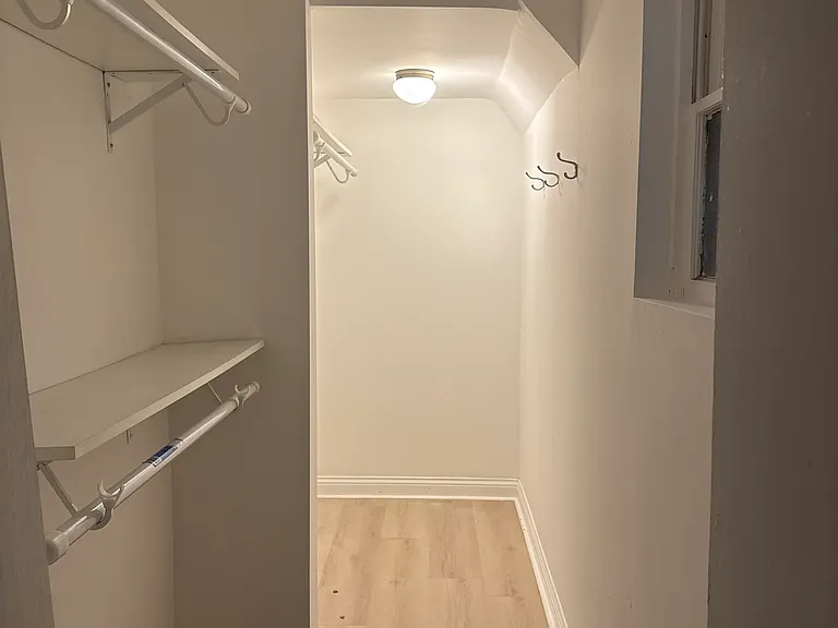 2341 W 24th St #BASEMENT — Photo 15