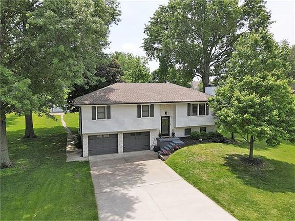 5th image of 23785 W 57th St