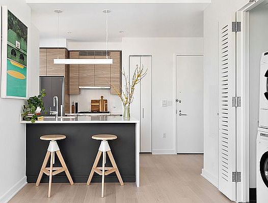 1st image of 555 38th St #817