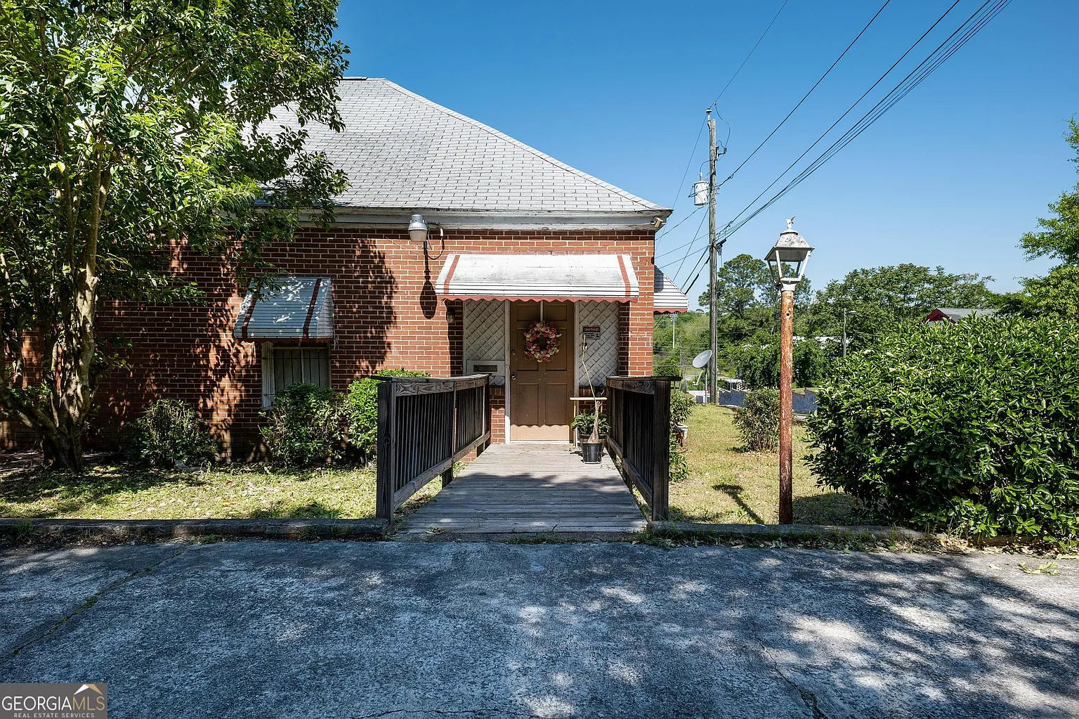 738 Liberty St photo 1