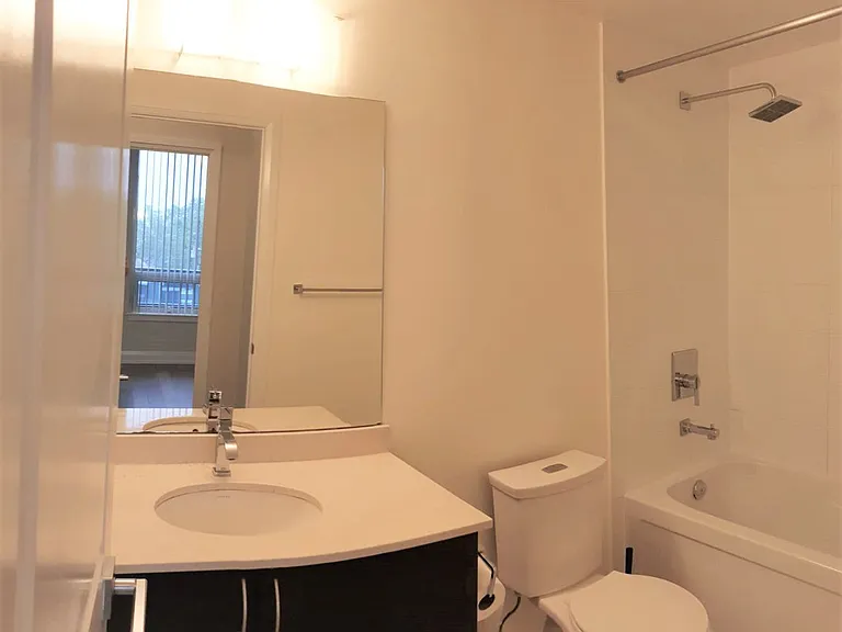 7165 Yonge St #317 — Photo 12