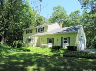 30 Legendary Rd, East Lyme, CT 06333