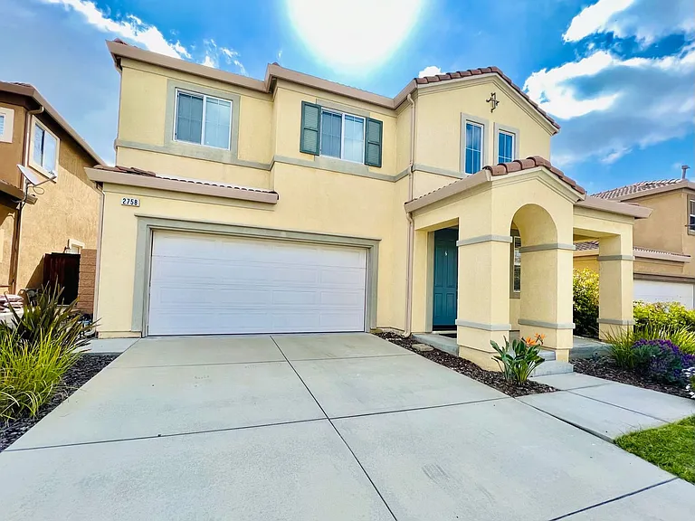 2758 Lavender St — Photo 12
