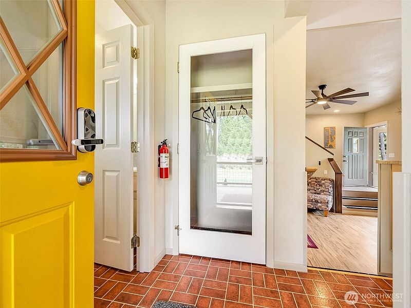 2nd image of 2902 Foxglove Lane