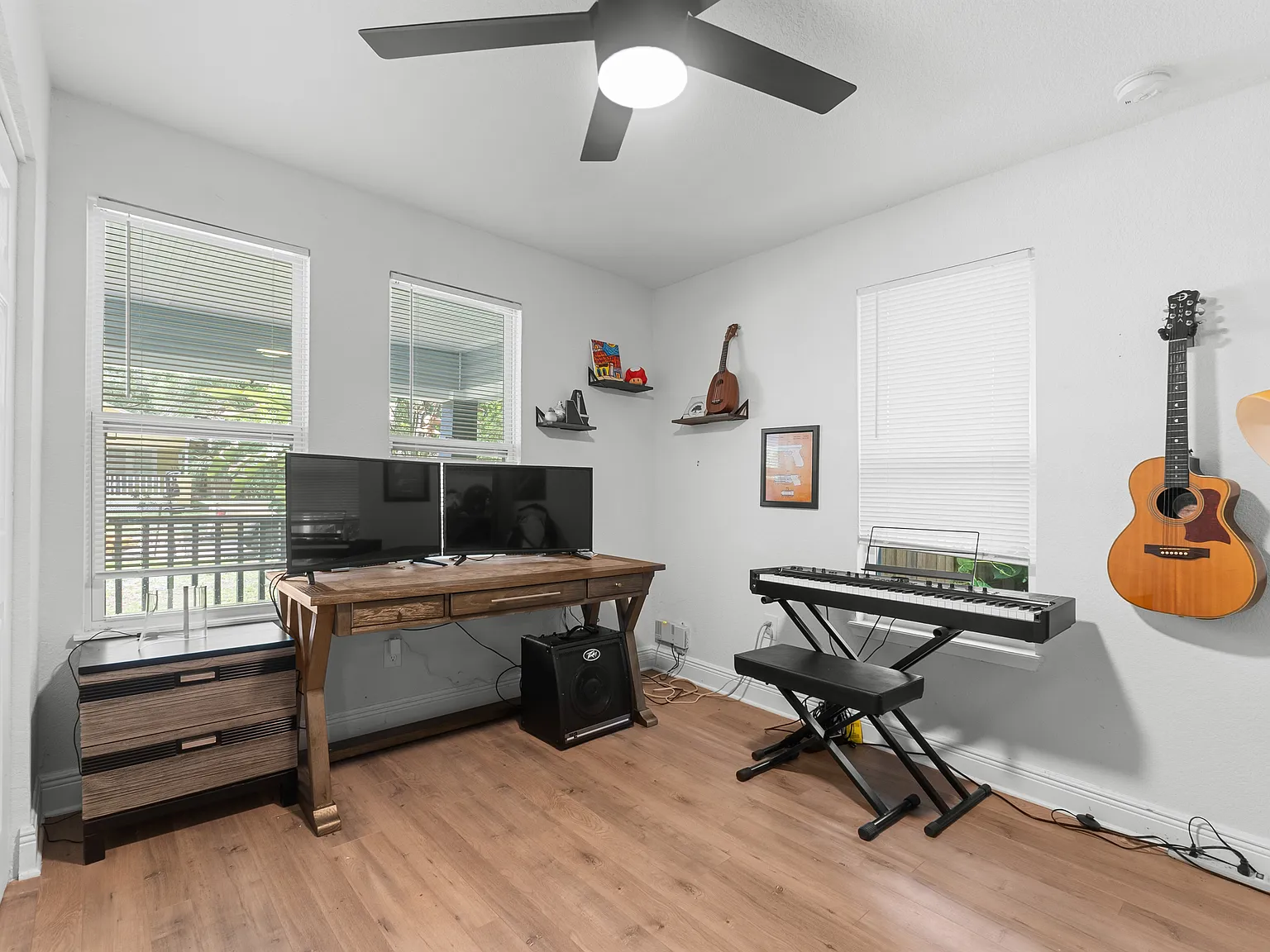 2 bed, 916 sqft, $2,200 — Photo 3