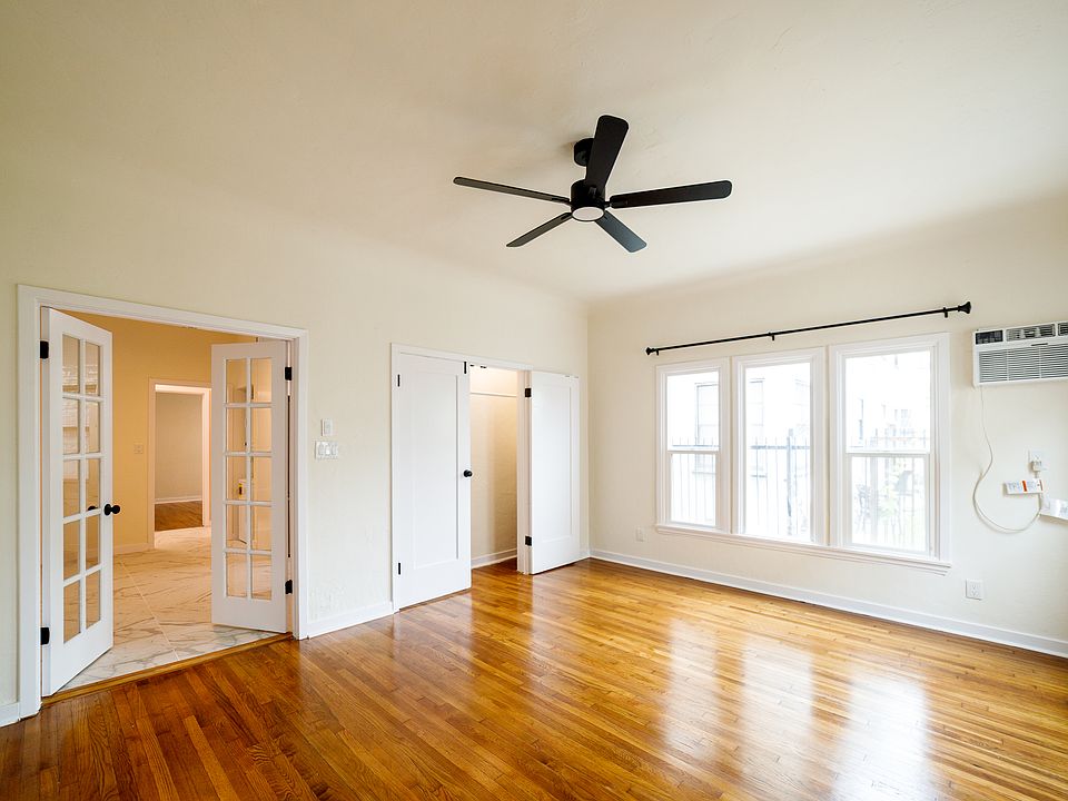 1st image of 1344 S Dunsmuir Ave #3