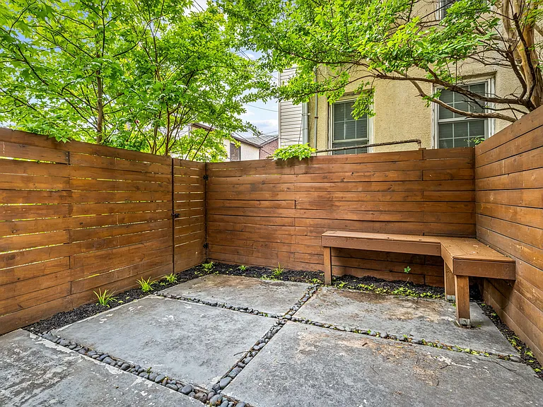 108 S Washington St — Photo 45