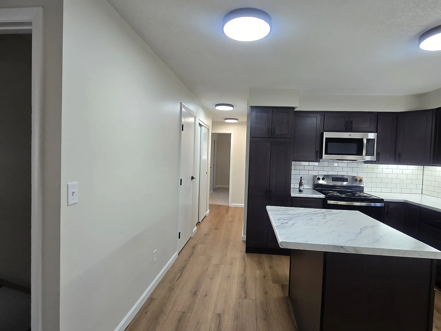 3 bed, 1566 sqft, $2,500 — Photo 2