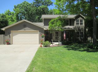 585 N School St, Silver Lake, WI 53170