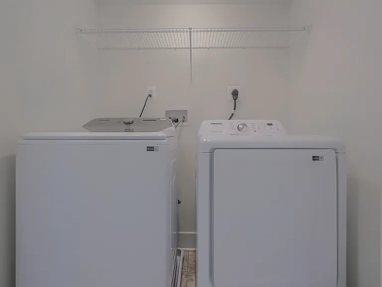 Upper Level Washer and Dryer