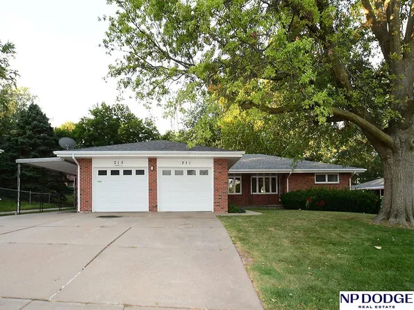 211 & 215 Lakewood Dr, Lincoln, NE 68510