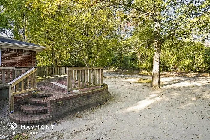 3 bed, 2.0 bath, 1800 sqft, $1,995 — Photo 3