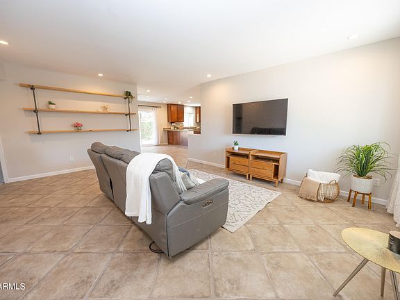 5th image of 2621 W IRISADO Circle