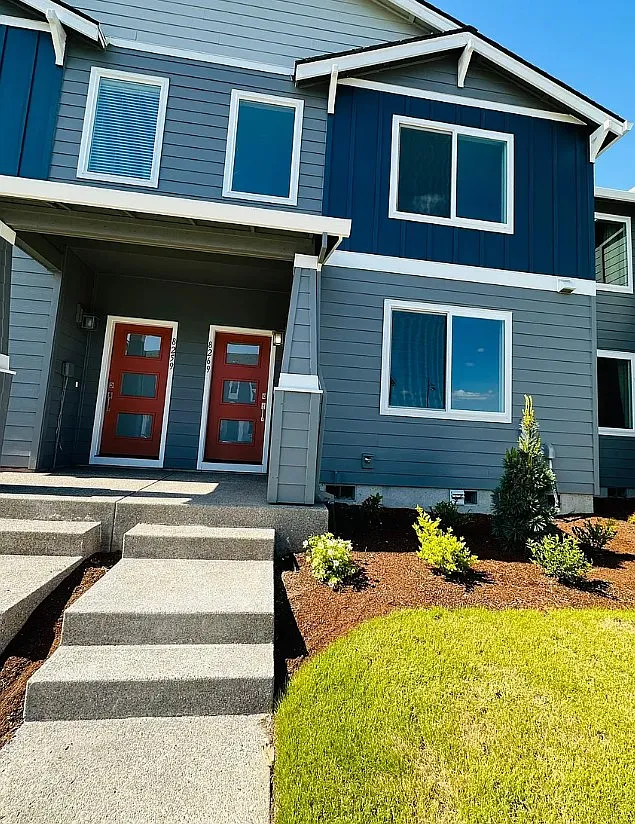 3 bed, 2.5 bath, 1612 sqft, $2,650 — Photo 2