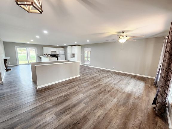 5th image of 2319 Emert Ave