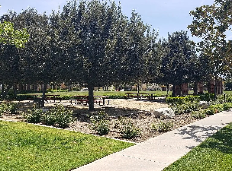16020 Huntington Garden Ave — Photo 30