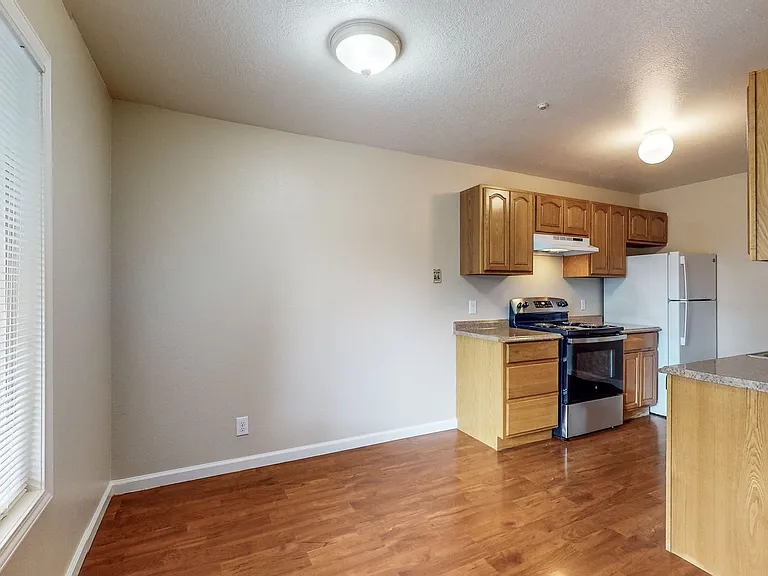 2305 McBride Ln — Photo 14