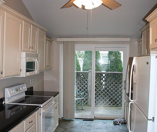 5th image of 160 Shull Ave