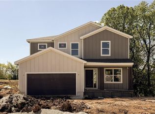 809 Glenn Cir, Raymore, MO 64083