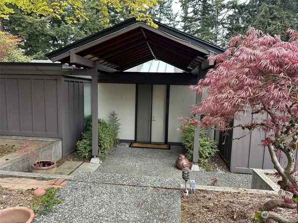 413 Ridgeway Drive, Bellingham, WA 98225
