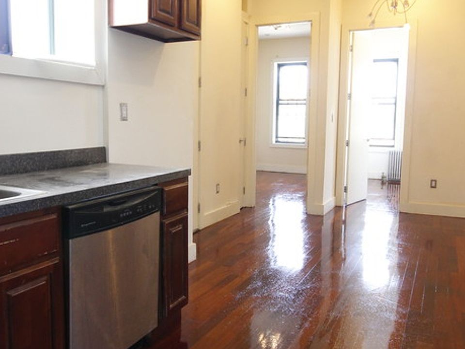 1st image of 206 Scholes St #7