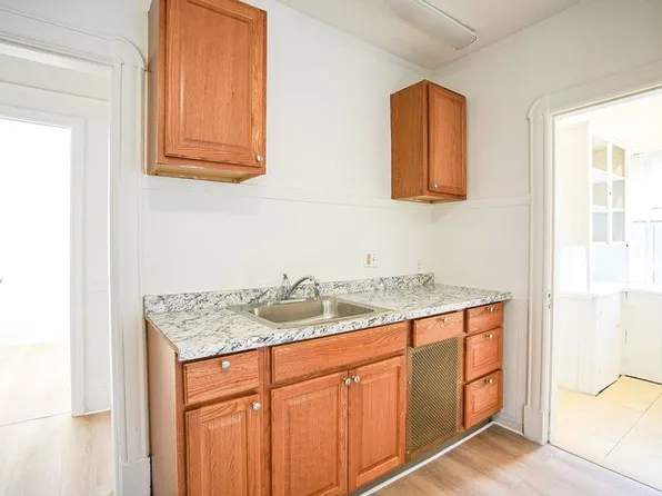 57 Newman St Unit 3, Springfield, MA 01105