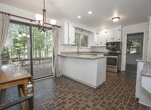 5th image of 7678 Yarmouth Dr