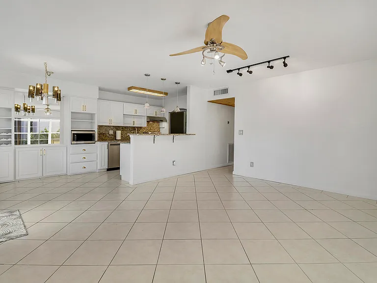 964 NW Spruce Ridge Dr #D1 — Photo 15