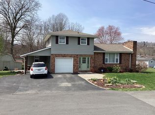 280 Jackson St, Raven, VA 24639