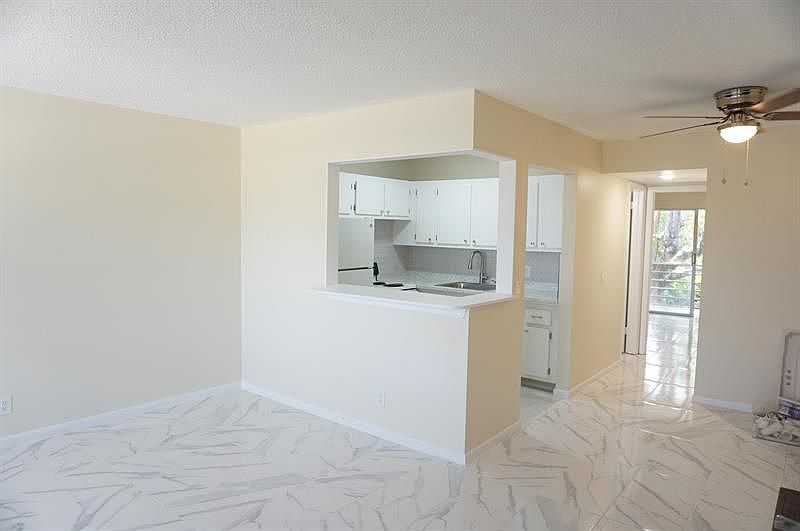 1st image of 33 Windsor Dr #B