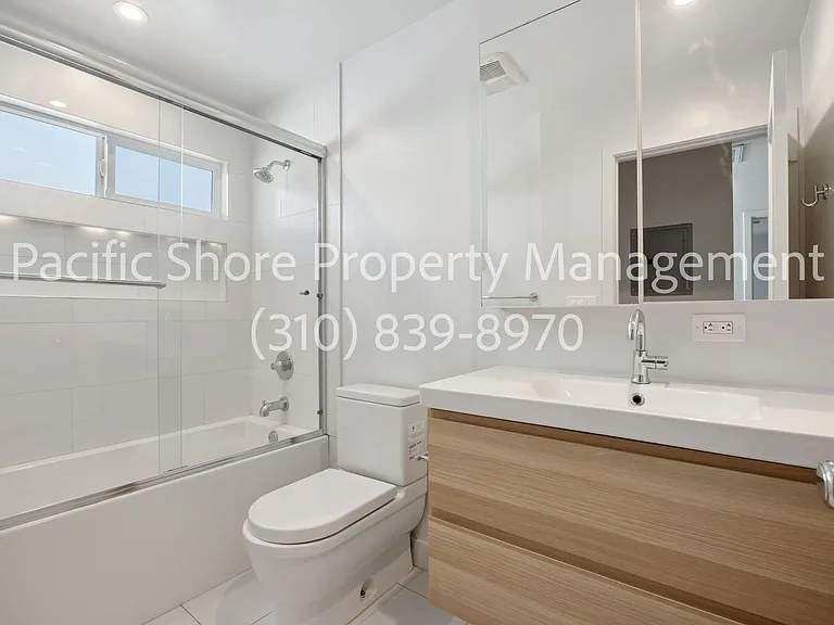 203 Benton Way Apartments — Photo 14